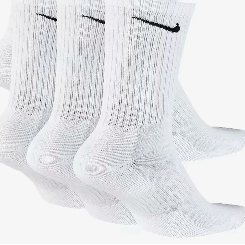 NIKE 
Training Crew Socks (3 Pairs)
Nike Everyday Cushioned - Picture 8 of 12